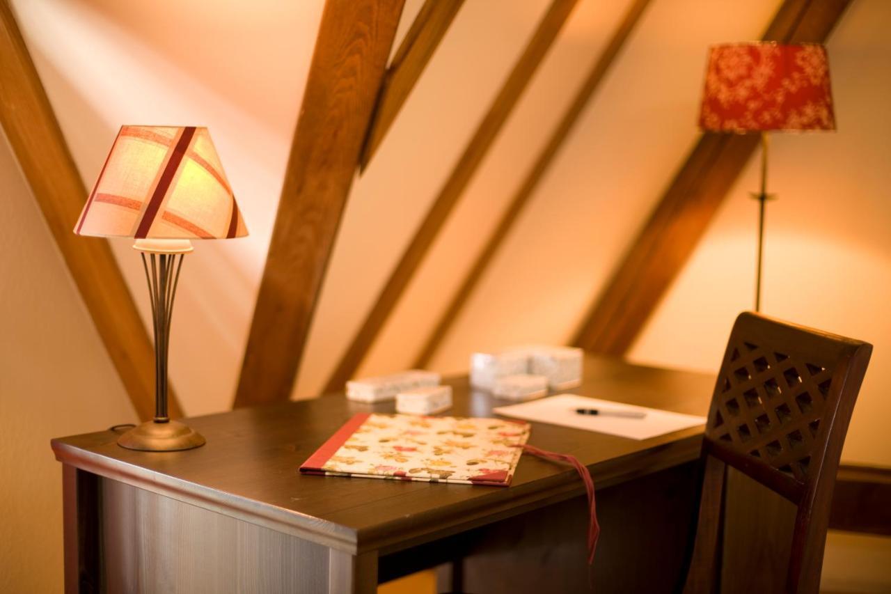 Gasthaus und Pension Zum Hauenden Schwein Wörlitz Zimmer foto