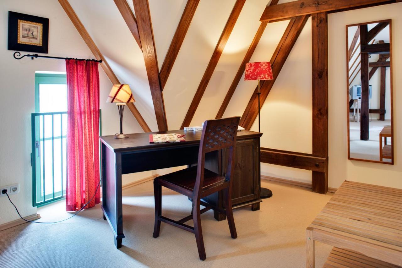 Gasthaus und Pension Zum Hauenden Schwein Wörlitz Zimmer foto