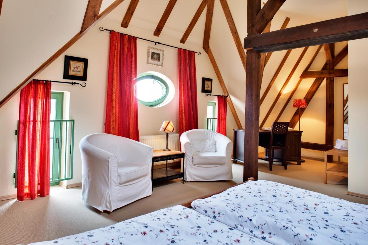 Gasthaus und Pension Zum Hauenden Schwein Wörlitz Zimmer foto